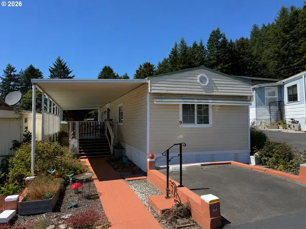 15765 Highway 101 Space 9, Brookings, OR 97415