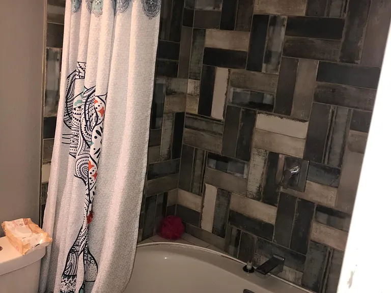 Another view of oversized tub