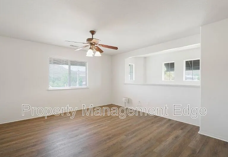 23536 Silverwood St — Photo 10