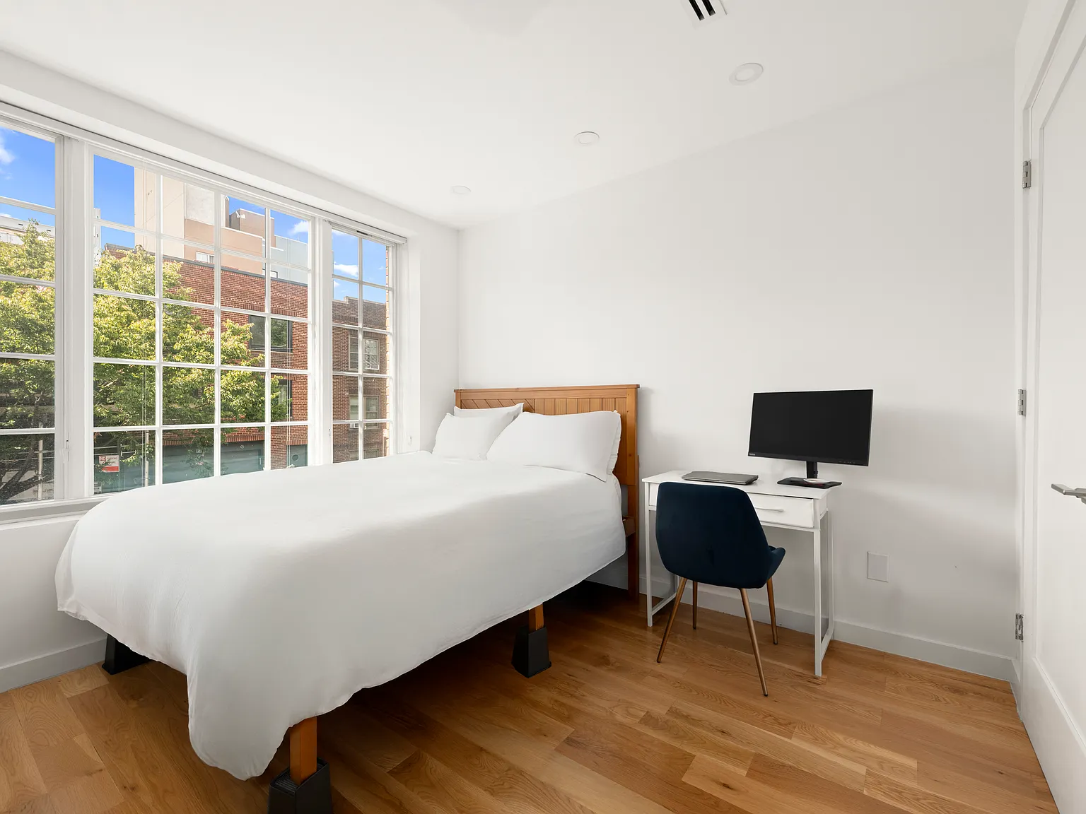 52 Herbert Street — Photo 4