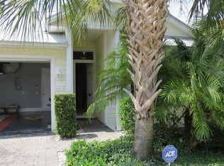 421 Pineapple Sq SW, Vero Beach, FL 32962