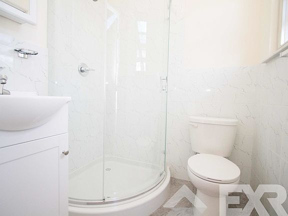 2nd image of 277 Driggs Ave APT 3L