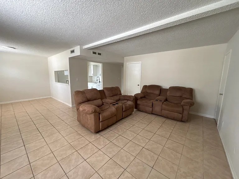 8352 Homeport Ct #1A — Photo 4