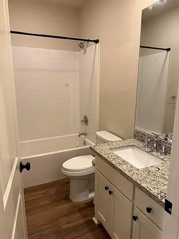 5670 Shadowbend Cir W #105 — Photo 20