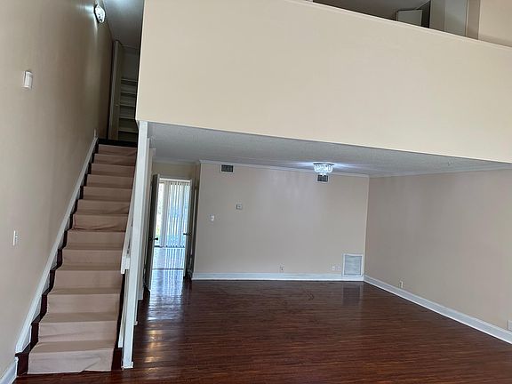 5th image of 522 Canberra Dr #28