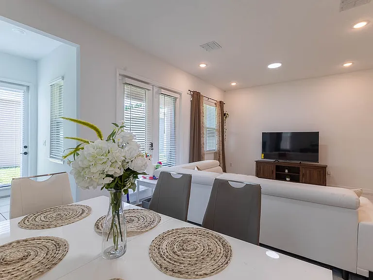 716 Moca Ln — Photo 9