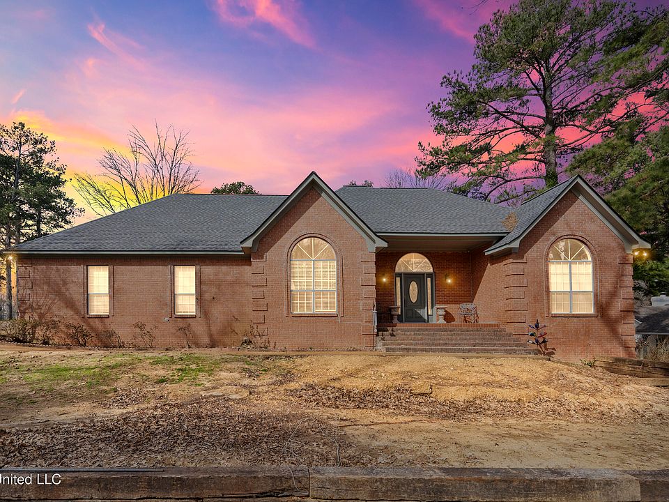 1st image of 124 Gwen Rd