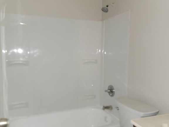 4th image of 401 14th Ave NW