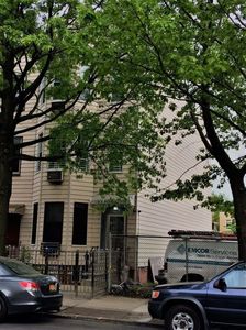 136 Newton St, Brooklyn, NY, 11222