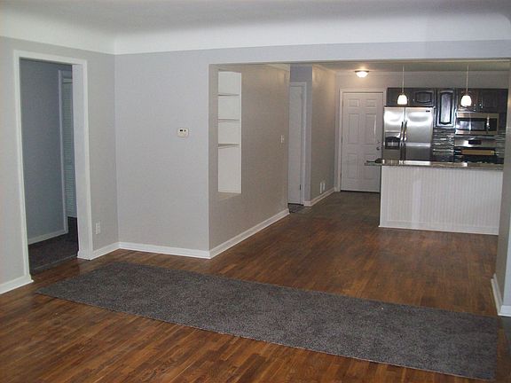 3rd image of 4356 Beechwood Ave