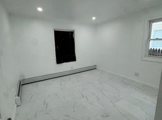 33 Mervin St #1, Inwood, NY 11096