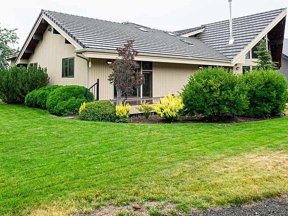 3rd image of 2047 S Parkwood Cir