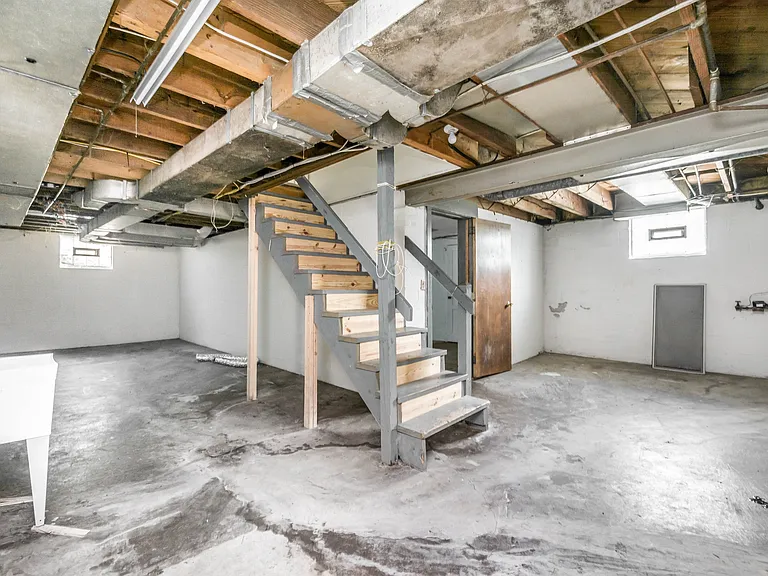5649 Library Rd — Photo 36