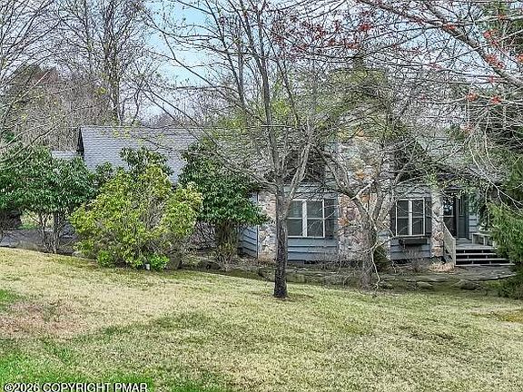 4th image of 33 Rock Ridge Rd