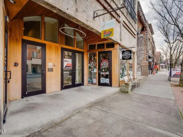 217 Broad St APT 300, Kingsport, TN 37660