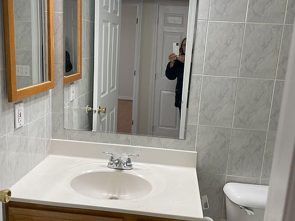 4th image of 15 Davenport Ave #1
