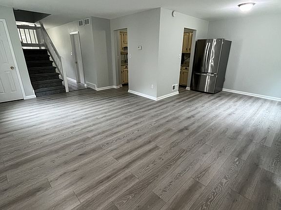 4th image of 3035 Squire Blvd #1