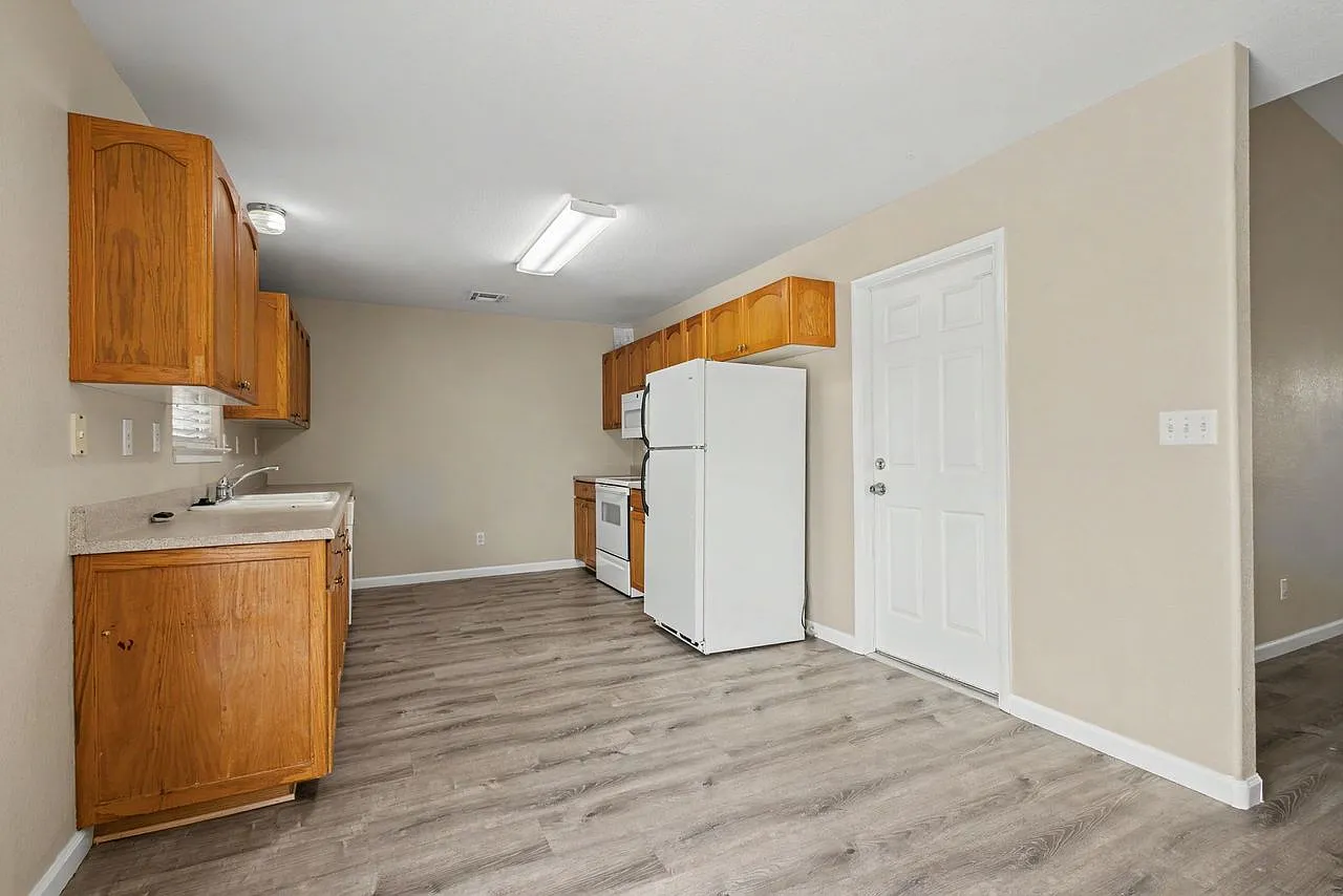 2 bed, 968 sqft, $1,289 — Photo 3