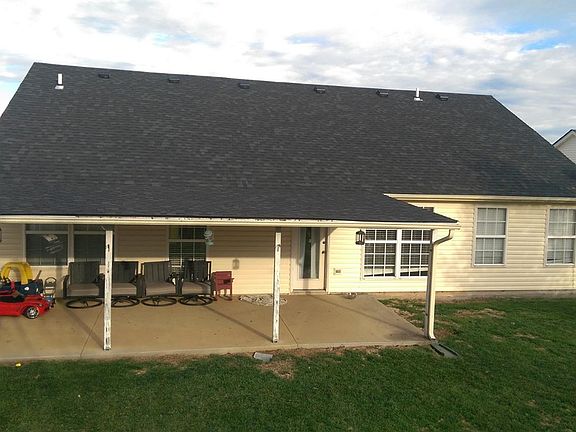 3rd image of 320 Wisteria Ct