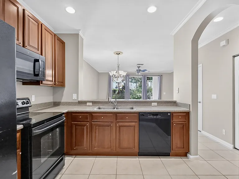 8103 Bellagio Ln — Photo 7