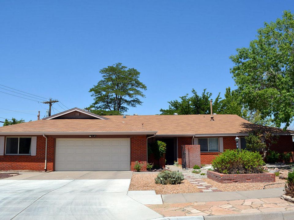 1st image of 701 Sagebrush Trl SE