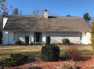 215 Maureen Cir, Burrillville, RI 02839