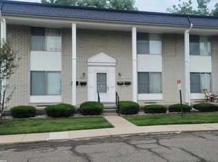 28128 Universal Dr #94, Warren, MI 48092