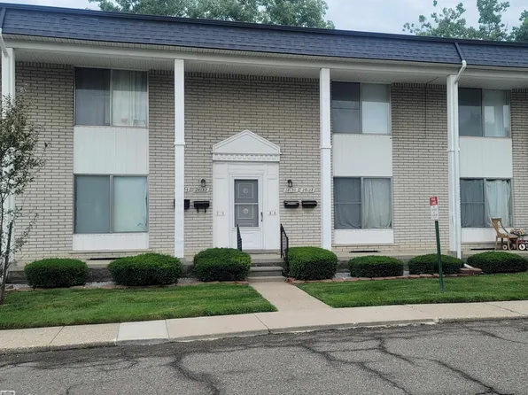 28128 Universal Dr #94, Warren, MI 48092