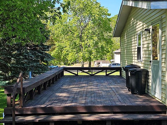 Exterior Image-14-Commodore 123 Sunny Acres