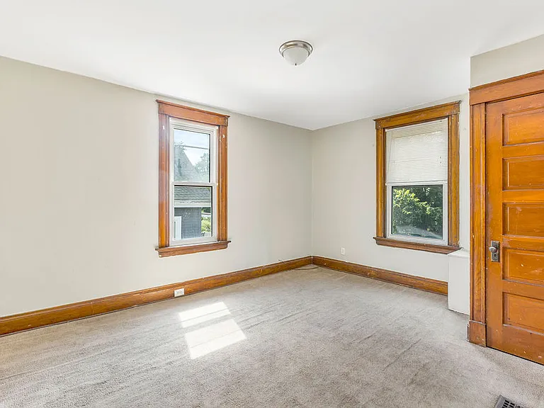 4123 Francis Ave — Photo 8