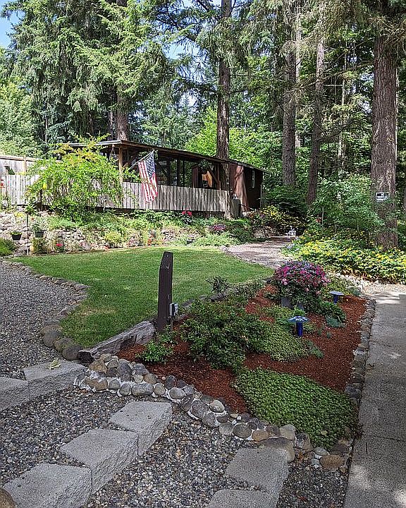 1st image of 22432 Low Wood Ln SE
