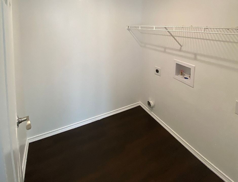 Unit closet