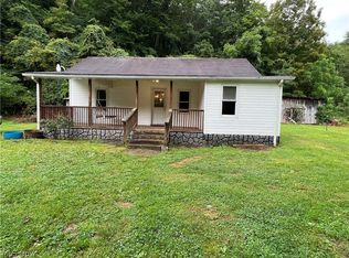 22 Neighborly Ln, Elizabeth, WV 26143