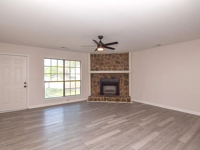 206 Tram Blvd — Photo 2