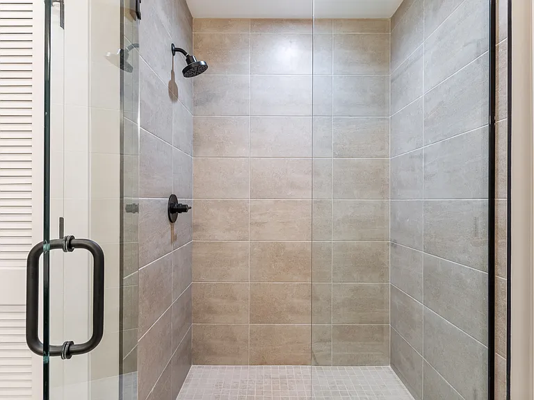 3217 N Clark St — Photo 17