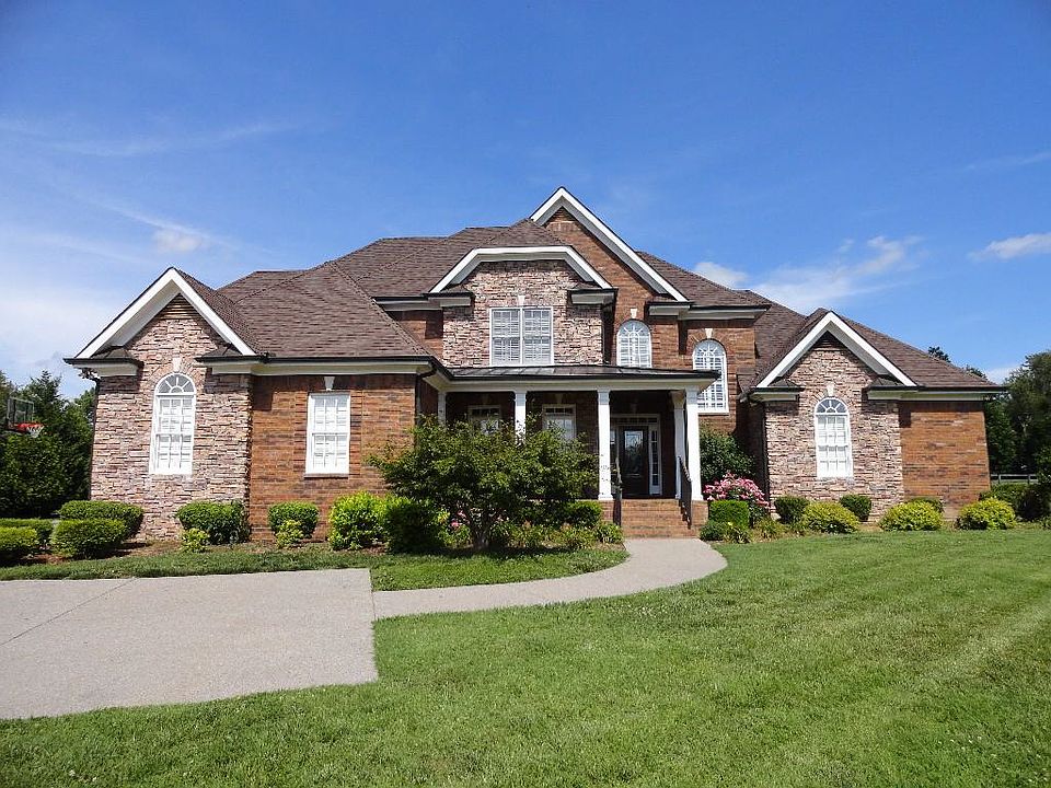 2nd image of 3212 Windward Ln