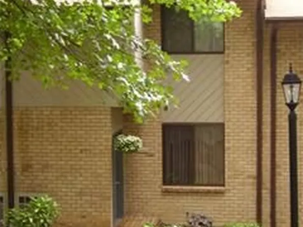 2908 Tree Swallow Rd, Roanoke, VA 24018