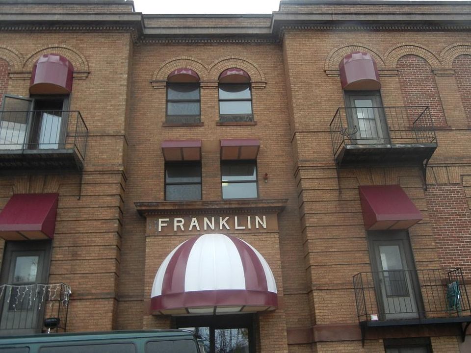 1st image of 210 37th Ave E APT 201