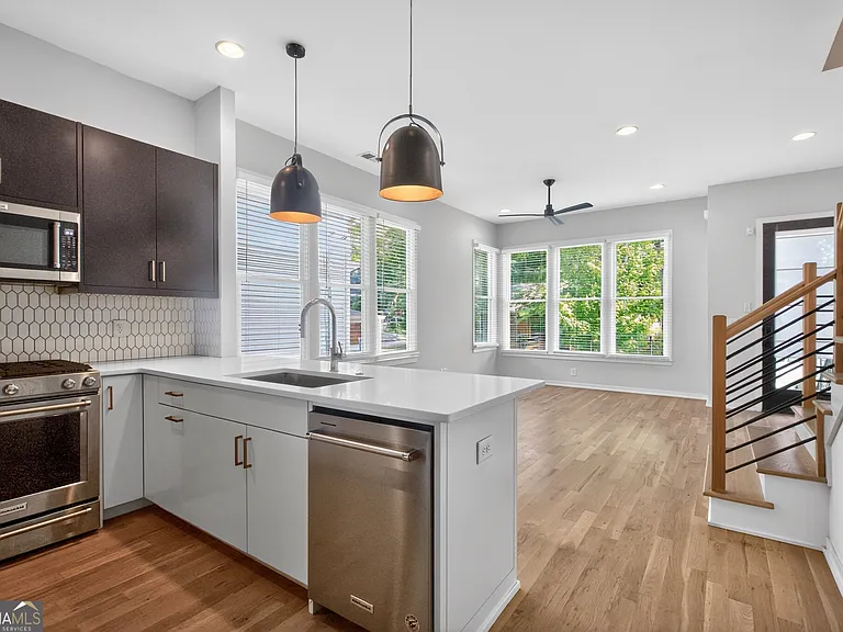 454 Calhoun St NW #B — Photo 15
