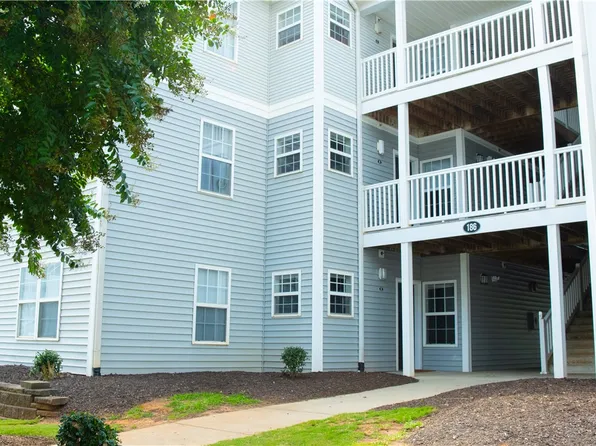 186 University Village Dr APT D, Central, SC 29630