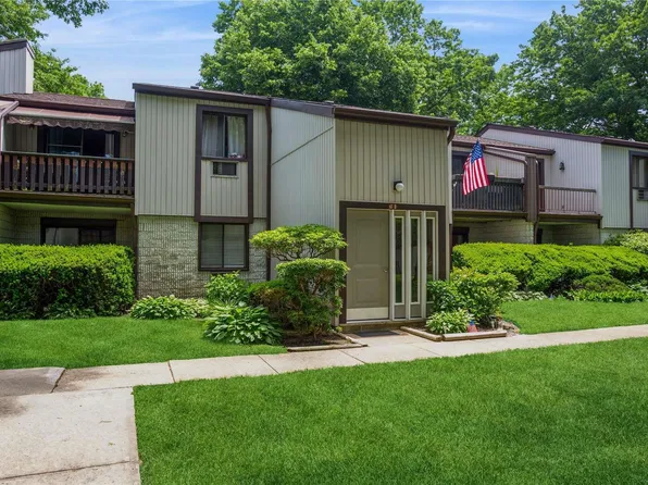 61 Richmond Boulevard #3B, Ronkonkoma, NY 11779
