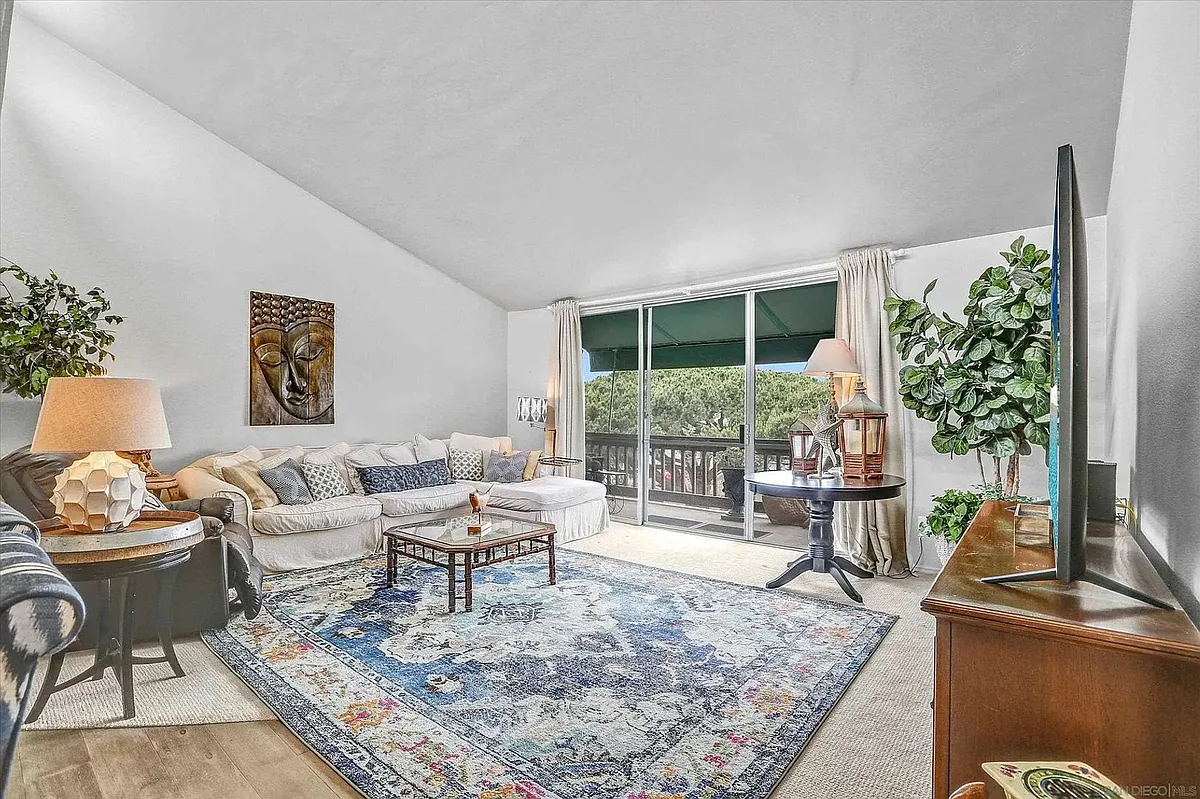 Building Photo - 6455 La Jolla Blvd #344