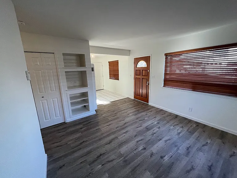 380 Oahu St — Photo 2