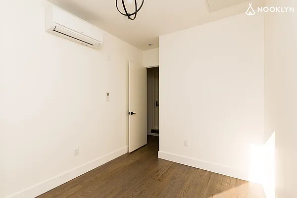 Rented by Nooklyn NYC LLC | media 40