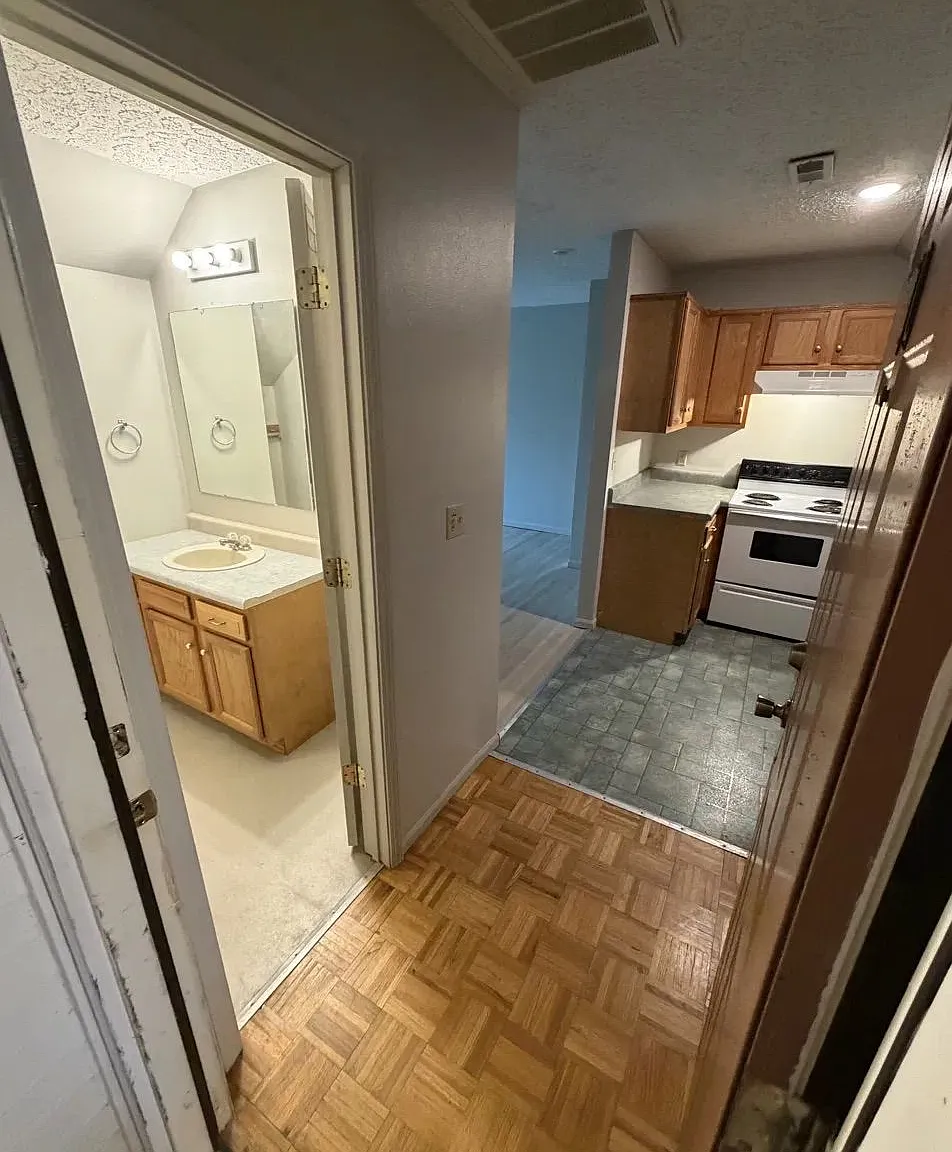 1 bed, 1.0 bath, $625 — Photo 3