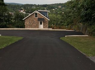 6 Bank St, Lehighton, PA 18235