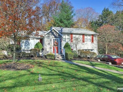 9 Lockwood Ln, Closter, NJ, 07624