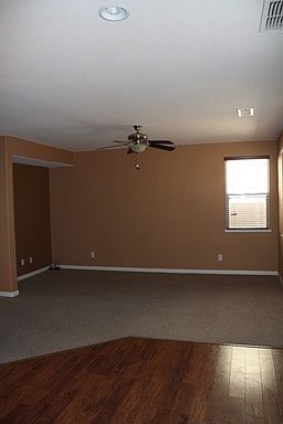 4th image of 5278 Glimmer Way