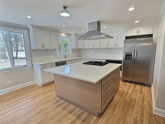 3rd image of 101 Highfields Rd