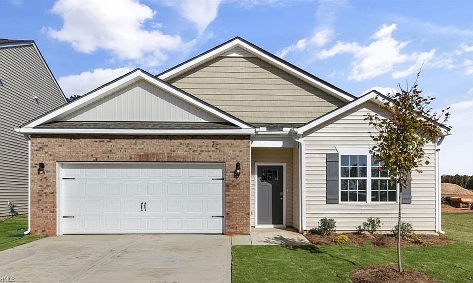 1st image of 464 Bryson Blvd